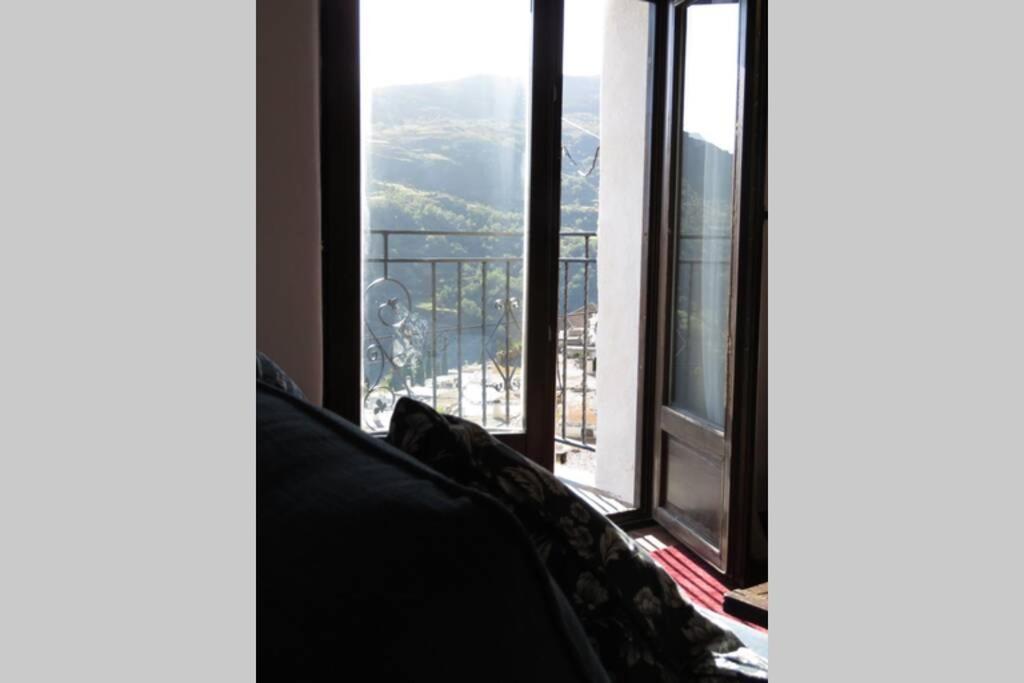 Casa La Solea. Vistas Al Pueblo Y La Sierra Hébergement de vacances