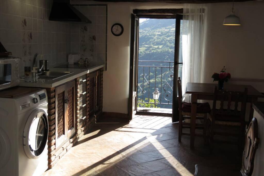 Ferienhaus Casa La Solea. Vistas Al Pueblo Y La Sierra